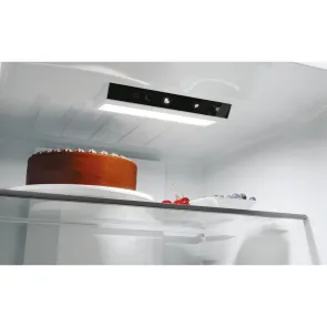 lodowka-candy-fresco-ecn2cqteb186-oswietlenie-led.jpg