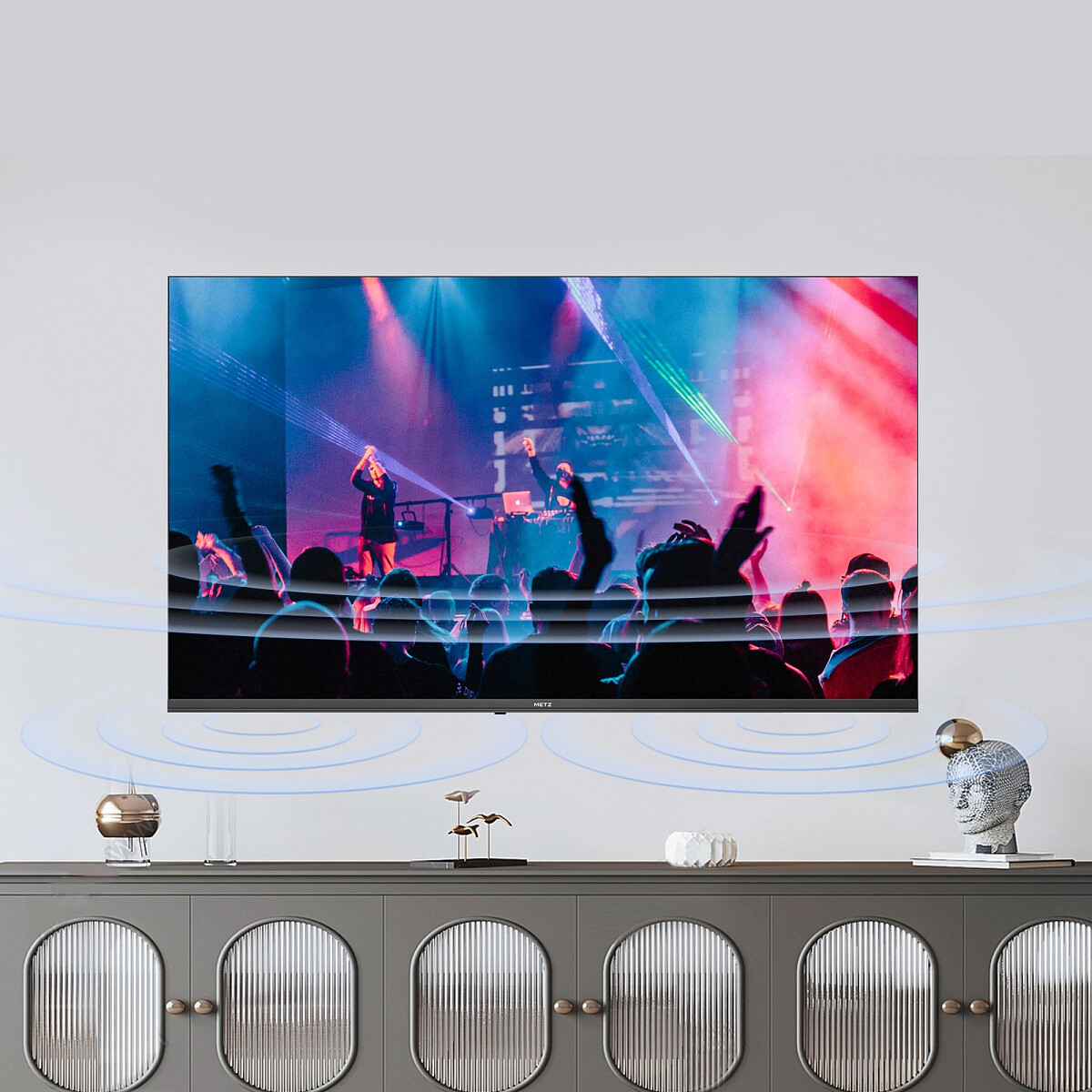 telewizor-metz-32mqf7000z-aranz.jpg