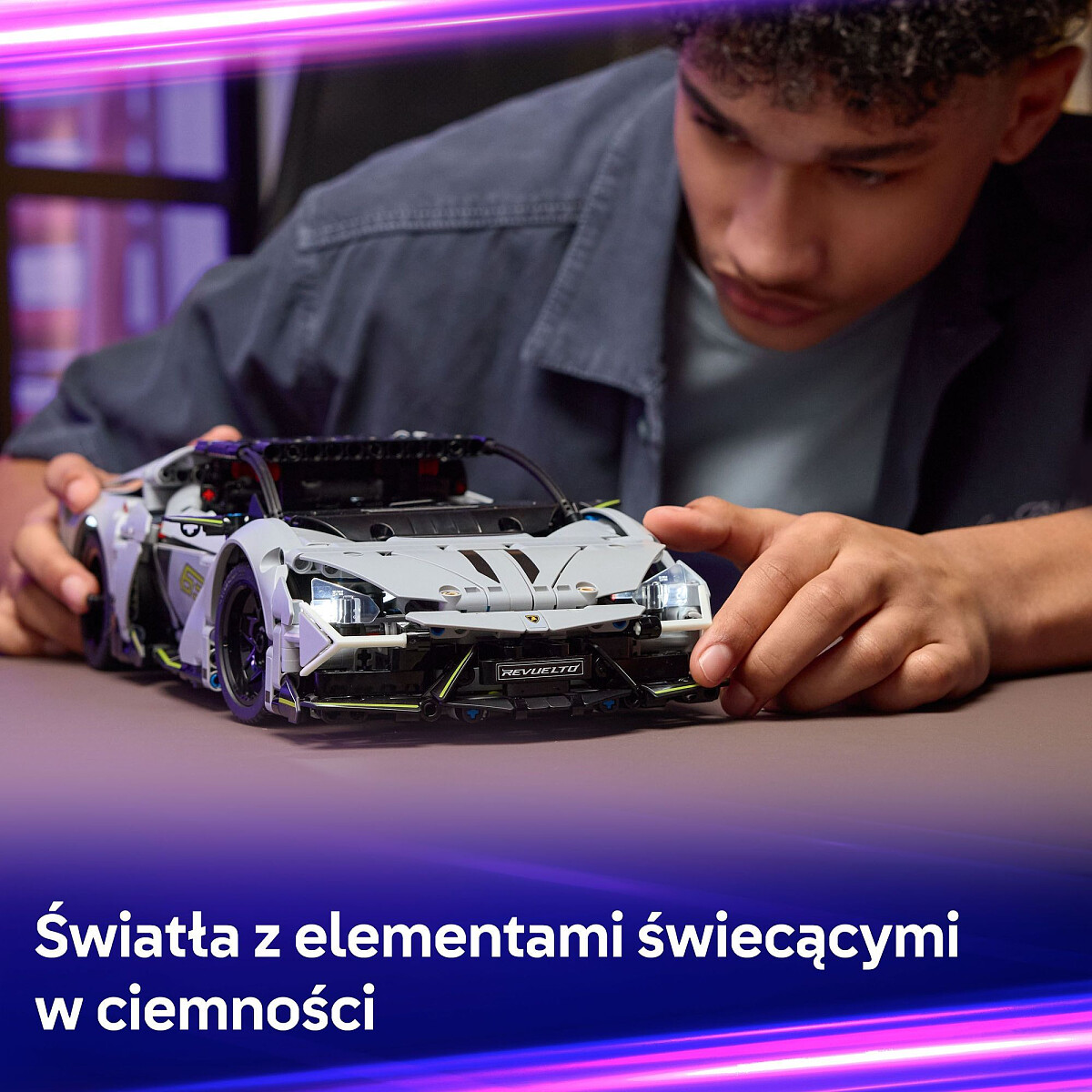 klocki-lego-technic-supersamochod-lamborghini-revuelto-42214-przod.jpg