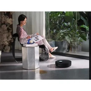 robot-sprzatajacy-dreame-aqua10-ultra-roller-complete-czarny-salon.jpg