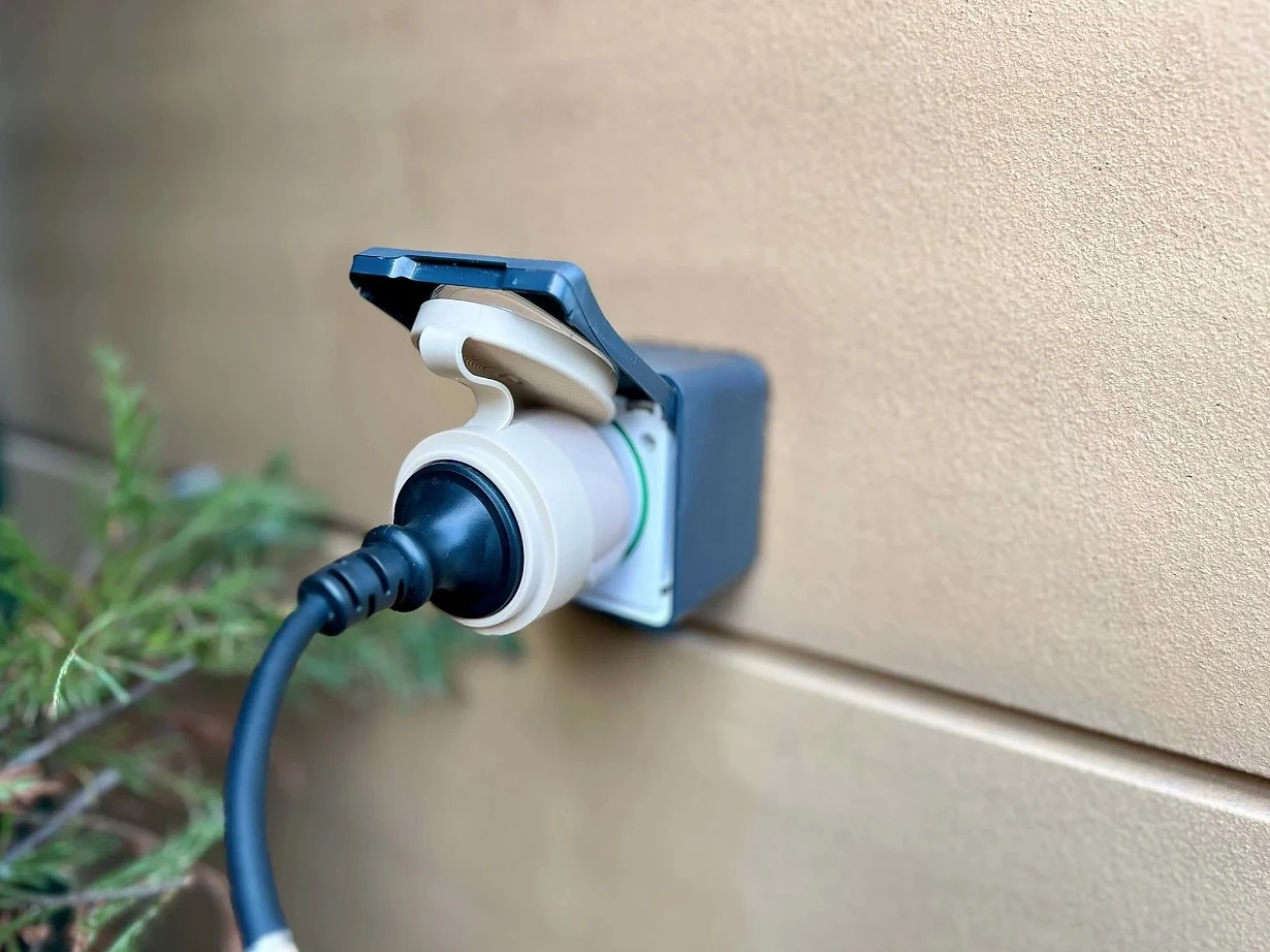 inteligentne-gniazdko-shelly-outdoor-plug-s-gen3-opis.jpg