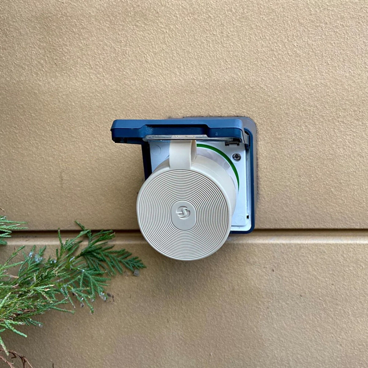 inteligentne-gniazdko-shelly-outdoor-plug-s-gen3-prezentacja.jpg
