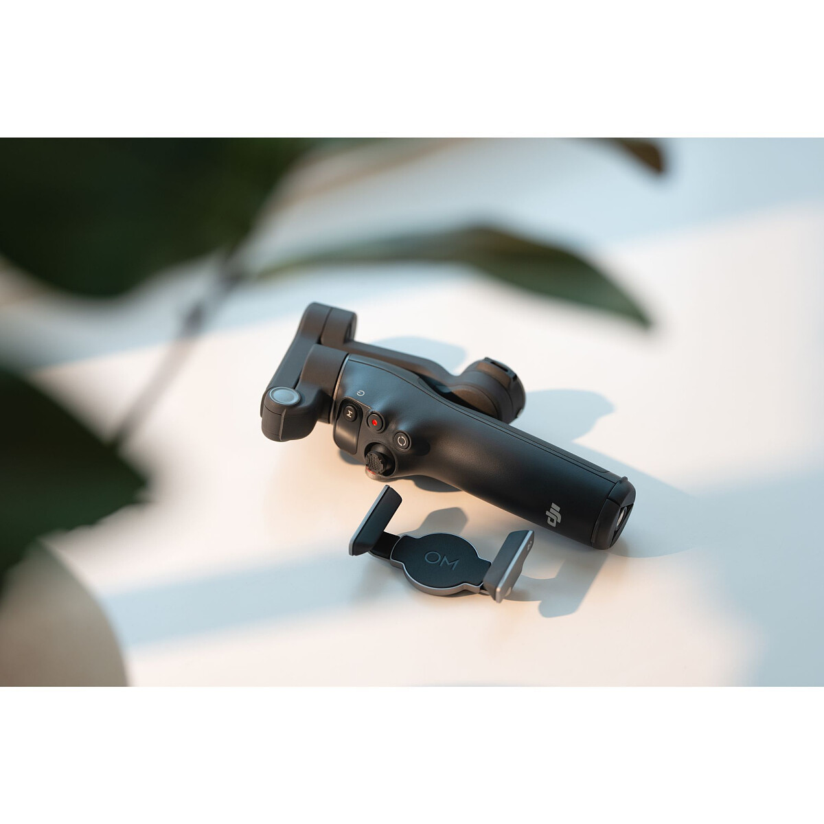gimbal-dji-osmo-mobile-8%20%288%29.jpg