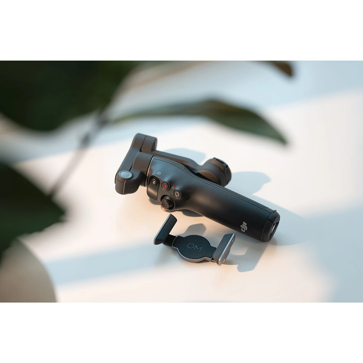gimbal-dji-osmo-mobile-8%20%288%29.jpg