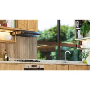 okap-podszafkowy-kernau-basic-bkbh-0962-b-nad-plyta-od-prawej.jpg