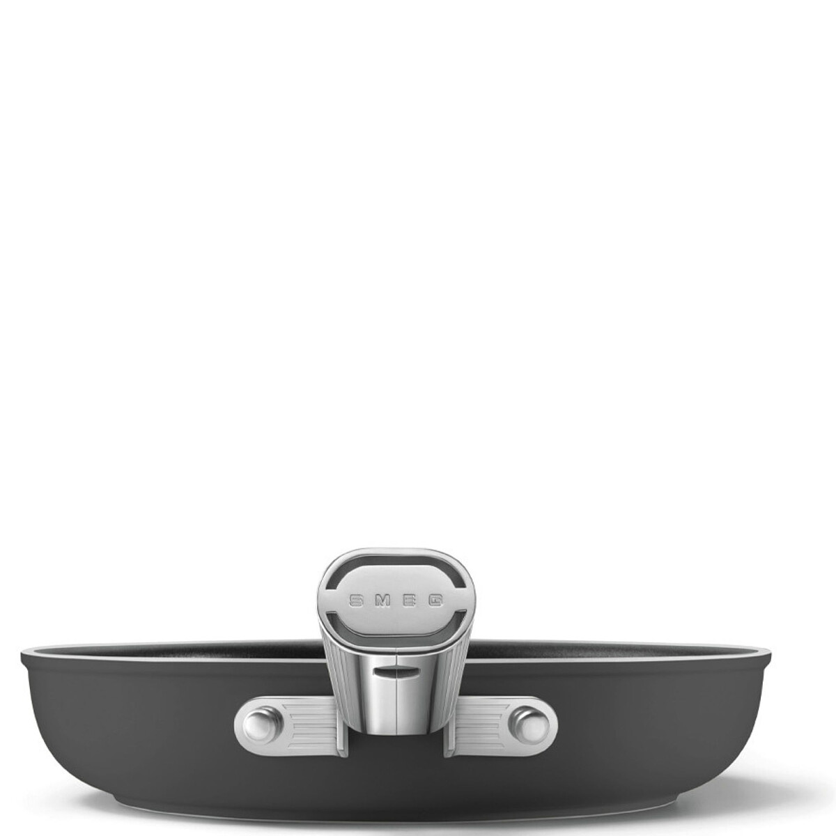 patelnia-smeg-fpf2002blm-20cm-czarny-mat-uchwyt.jpg