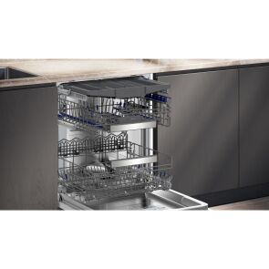 zmywarka-siemens-iq700-sn97tx02ce-w-zabudowei-otwarta-wysuniete-kosze.jpg