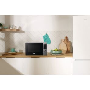 kuchenka-mikrofalowa-gorenje-mo20a3t4-aranzacja-2.jpg