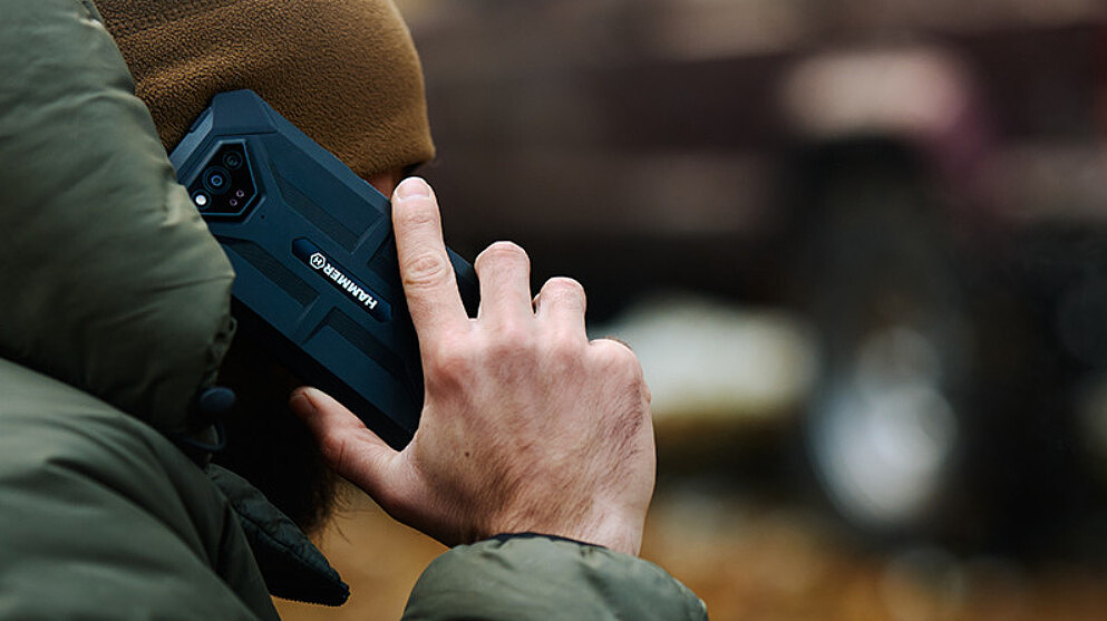 smartfon-hammer-iron-v-czarny-11.jpg