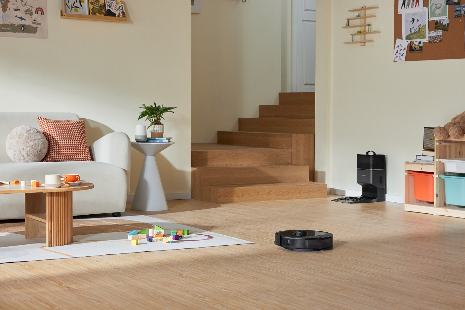 bobot-sprzatajacy-roborock-q8-max-black-salon.jpg