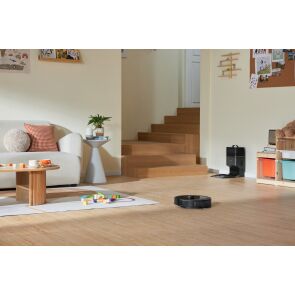 bobot-sprzatajacy-roborock-q8-max-black-salon.jpg