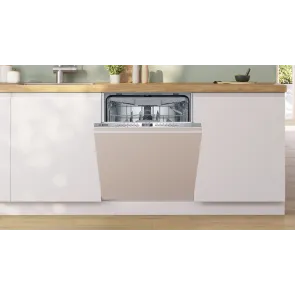 zmywarka-bosch-serie-4-smv4evx04e-aranzacja-uchylone-drzwi.jpg