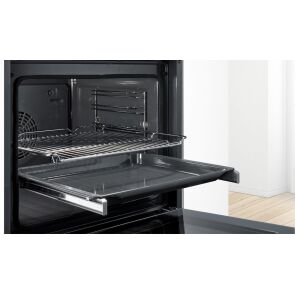 prowadnice-teleskopowe-bosch-hez538000-w-piekarniku.jpg