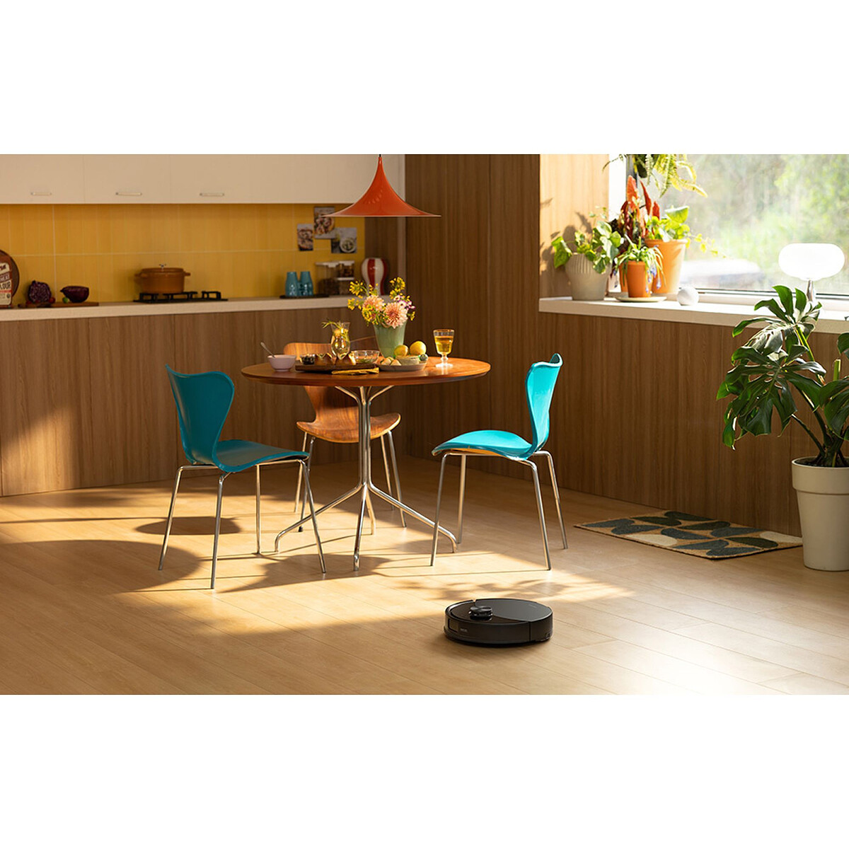 robot-sprzatajacy-roborock-q10-vf-czarny-kuchnia.jpg