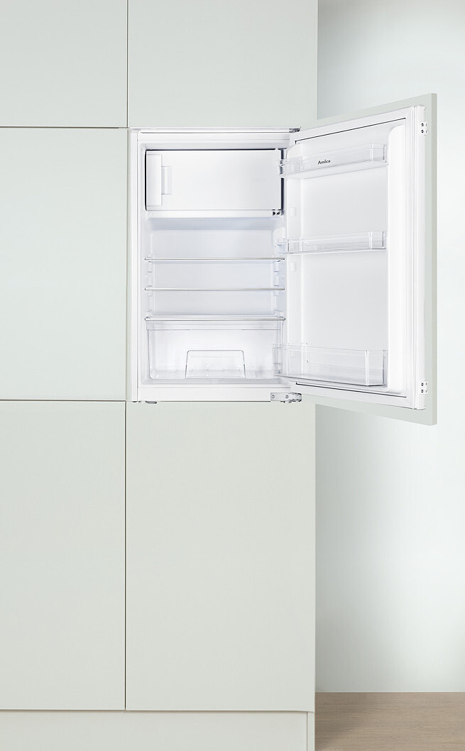 lodowka-amica-bm132.3i%28e%29-w-zabudowie.jpg