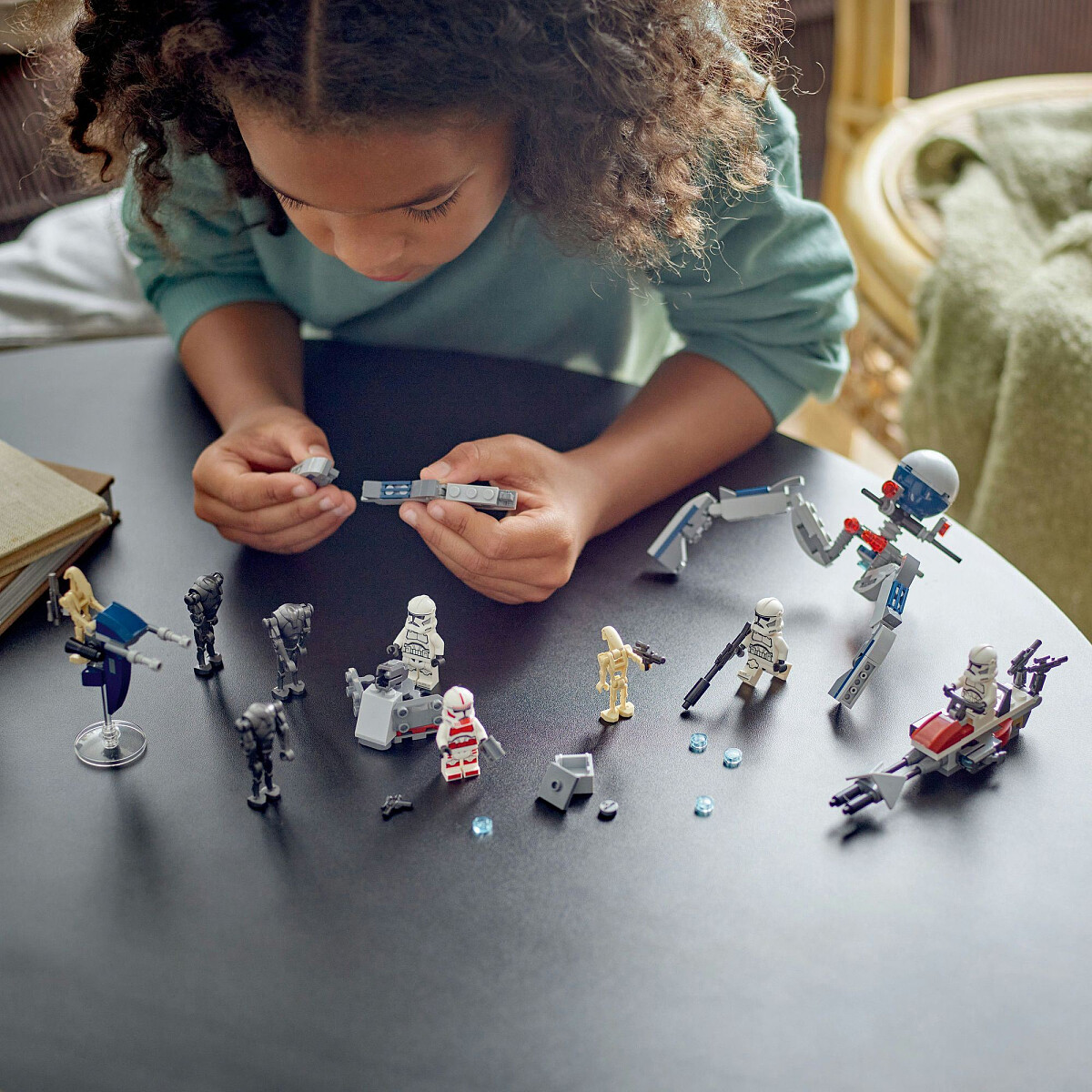 klocki-lego-star-wars-75372-budowanie.jpg