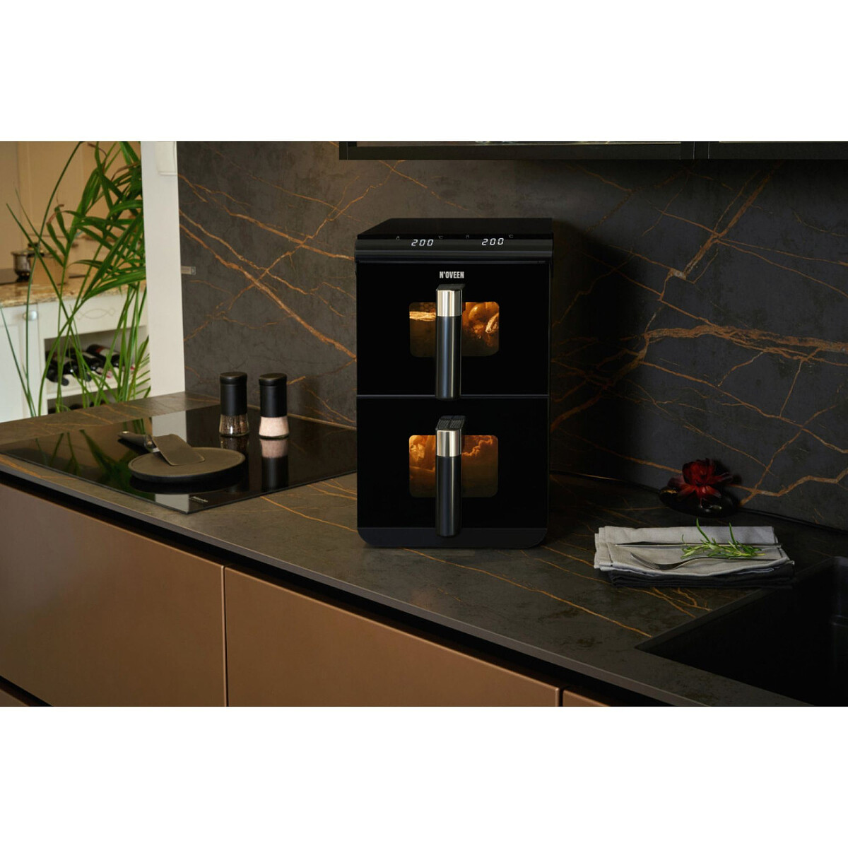 frytkownica-beztluszczowa-noveen-af5050-x-line-na-blacie-kuchennym.jpg