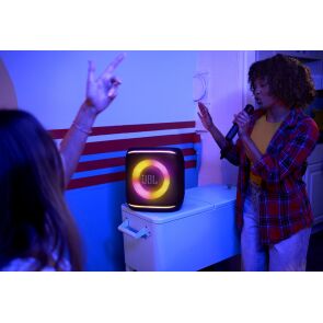 glosnik-jbl-partybox-encore-2-sluchaja.jpg