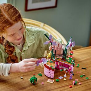 klocki-lego-disney-princess-doniczka-isabeli-43237-zabawa.jpg