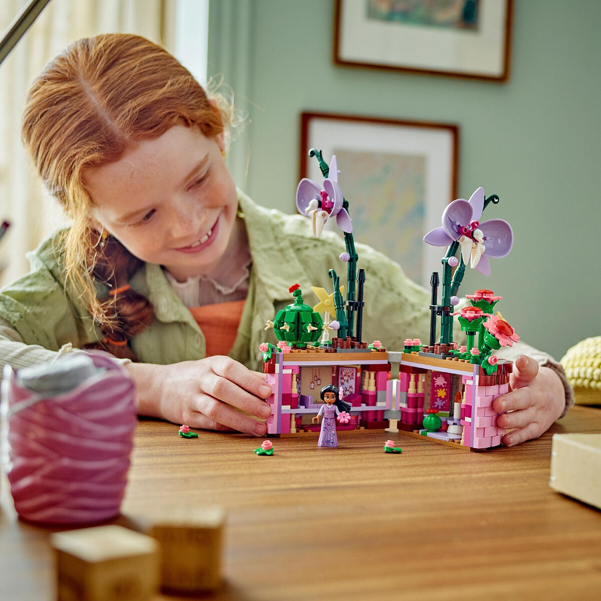 klocki-lego-disney-princess-doniczka-isabeli-43237-budowanie.jpg