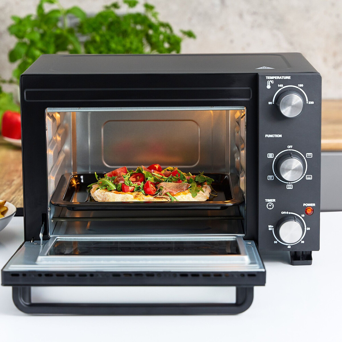 piekarnik-elektryczny-mpm-mpe-14-t-pizza-w-piekarniku.jpg