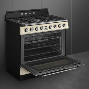 kuchnia-gazowo-elektryczna-smeg-victoria-tr90gmp-od-lewej-otwarta-pusta.jpg