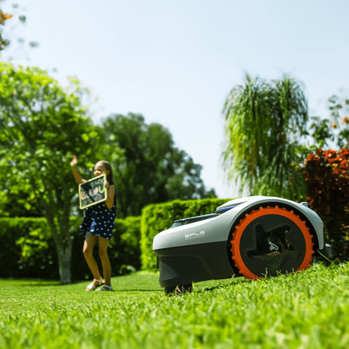 robot-koszacy-segway-navimow-i105e-zblizenie.jpg