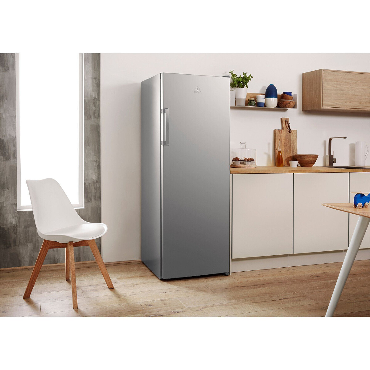chlodziarka-indesit-si6-2-s-eu-aranzacja-od-lewej.jpg