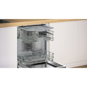 zmywarka-bosch-serie-4-smv4evx11e-nowe-w-zabudowie-otwarta.jpg