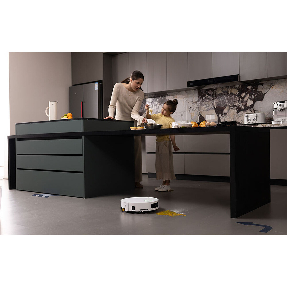 robot-sprzatajacy-dreame-aqua10-ultra-track-complete-bialy-kuchnia.jpg