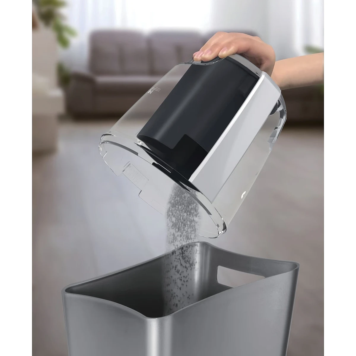 odkurzacz-bezworkowy-hoover-breeze-br71-br20011-kosz.jpg