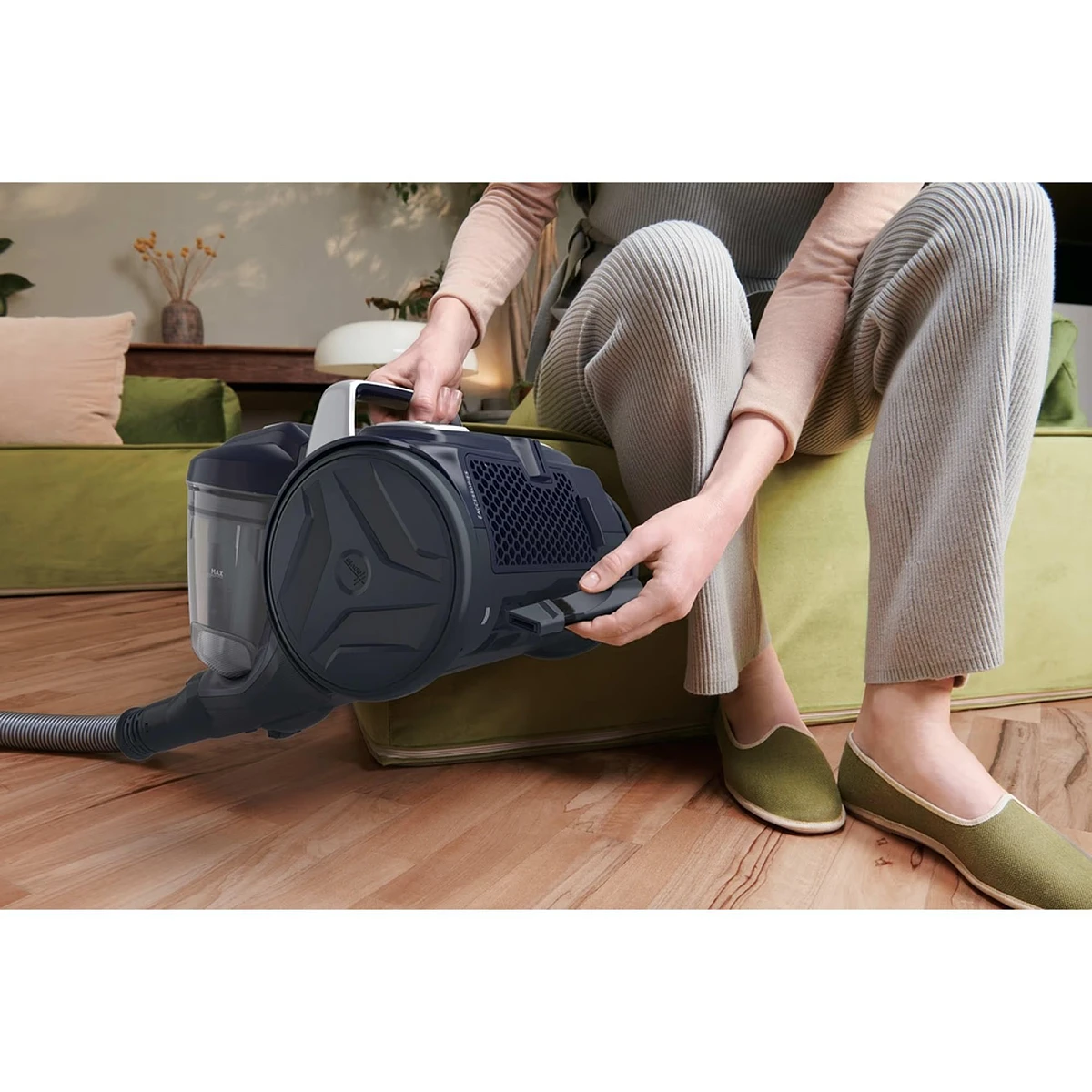 odkurzacz-bezworkowy-hoover-breeze-br71-br20011pojemnik.jpg