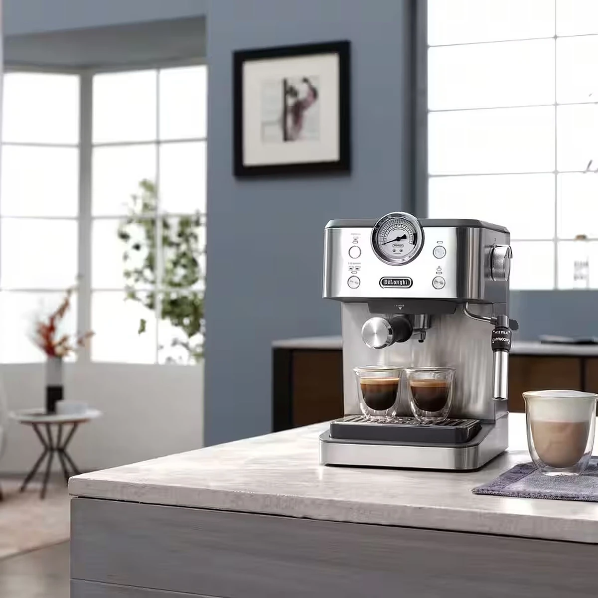 ekspres-przelewowy-delonghi-classic-em450.m-aranzacja.jpg