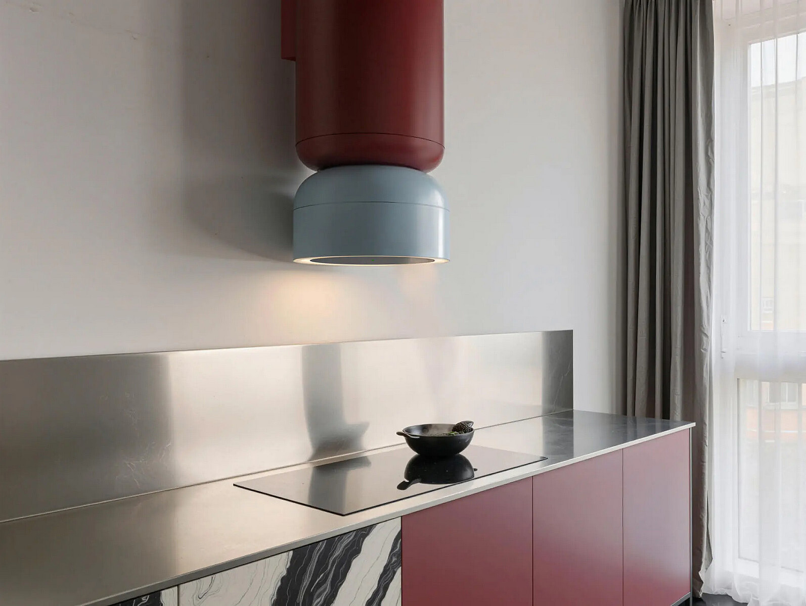 okap-kominowy-ciarko-design-icon-burgundy-baby-blue-aranzacja.jpg
