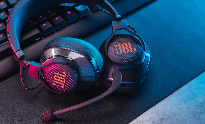 sluchawki jbl quantum 610 blk (4)