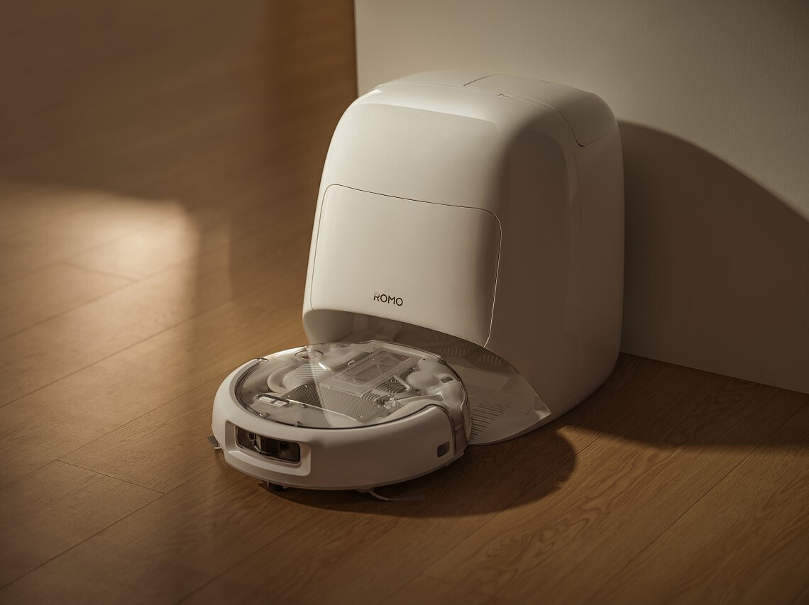 robot sprzatajacy dji romo a2 stacja 2