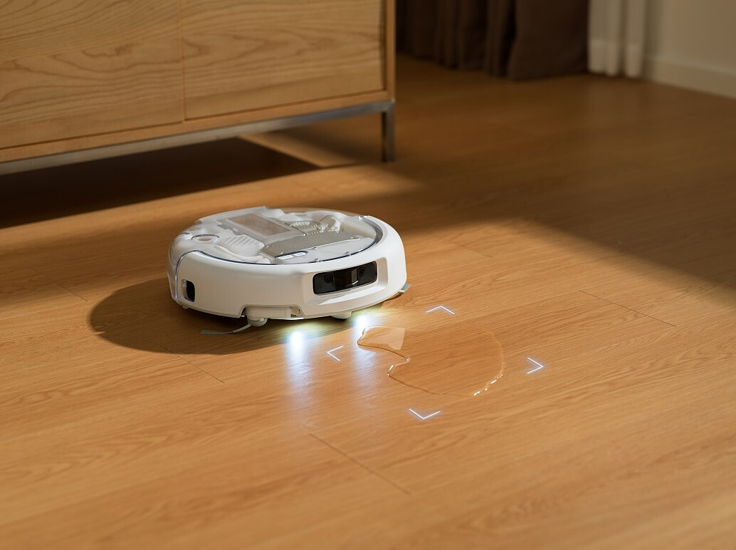 robot sprzatajacy dji romo a2 plama