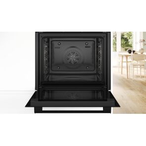 piekarnik-z-funkcja-pary-bosch-serie-4-hrg312bb4-komora.jpg