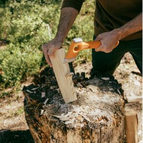 toporek-fiskars-x-series-x13-drewno.jpg