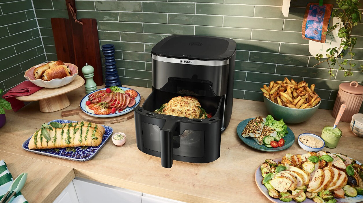 frytkownica-beztluszczowa-bosch-serie-6-air-fryer-maf671b1-na-blacie.jpg