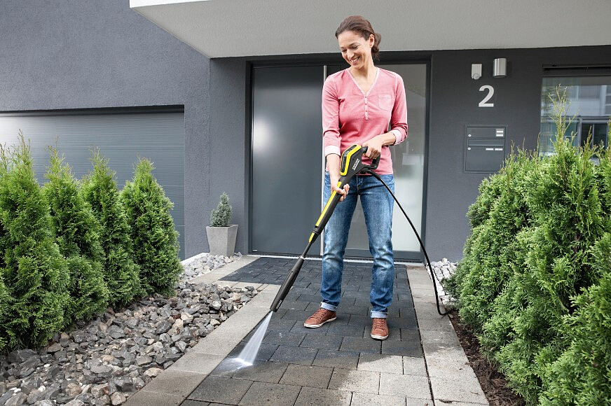 myjka-cisnieniowa-karcher-k-4-comfort-premium-car-1.324-761.0-kostka.jpg
