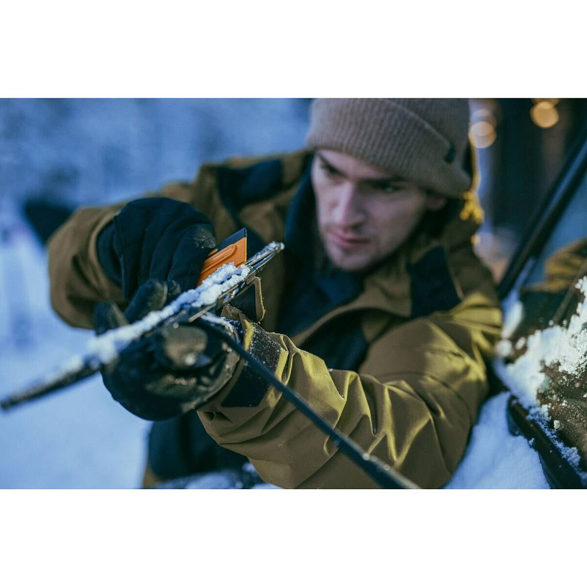 szczotka-skrobak-fiskars-x-series-1078493%20%285%29.jpg