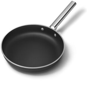 patelnia-smeg-fpf2802blm-28cm-czarny-perspektywa.jpg