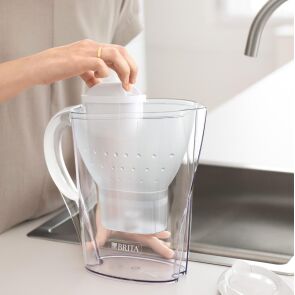 dzbanek-filtrujacy-brita-marella-bialy-filtr.jpg