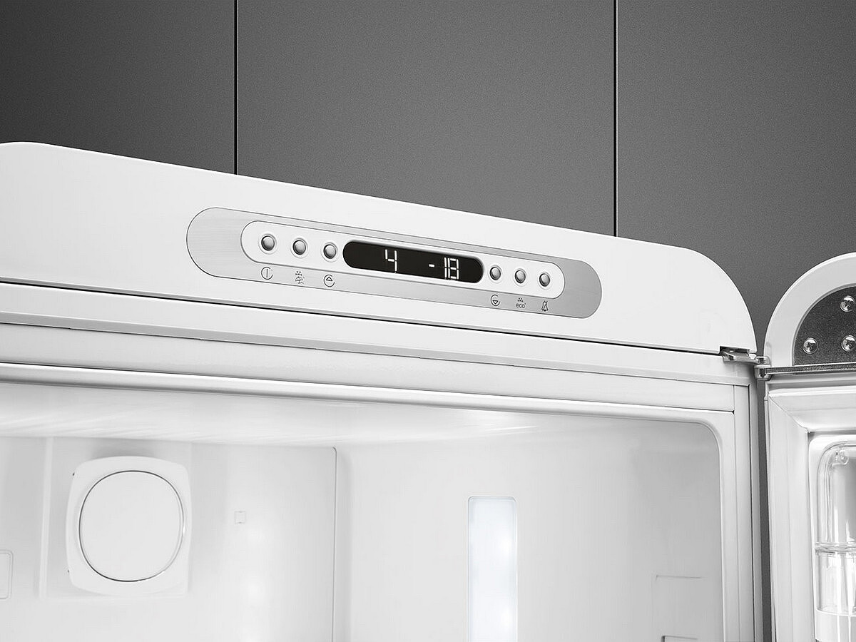 lodowka-smeg-50s-style-fab32rwh6-wyswietlacz.jpg