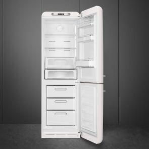 lodowka-smeg-50s-style-fab32rwh6-otwarta-pusta.jpg
