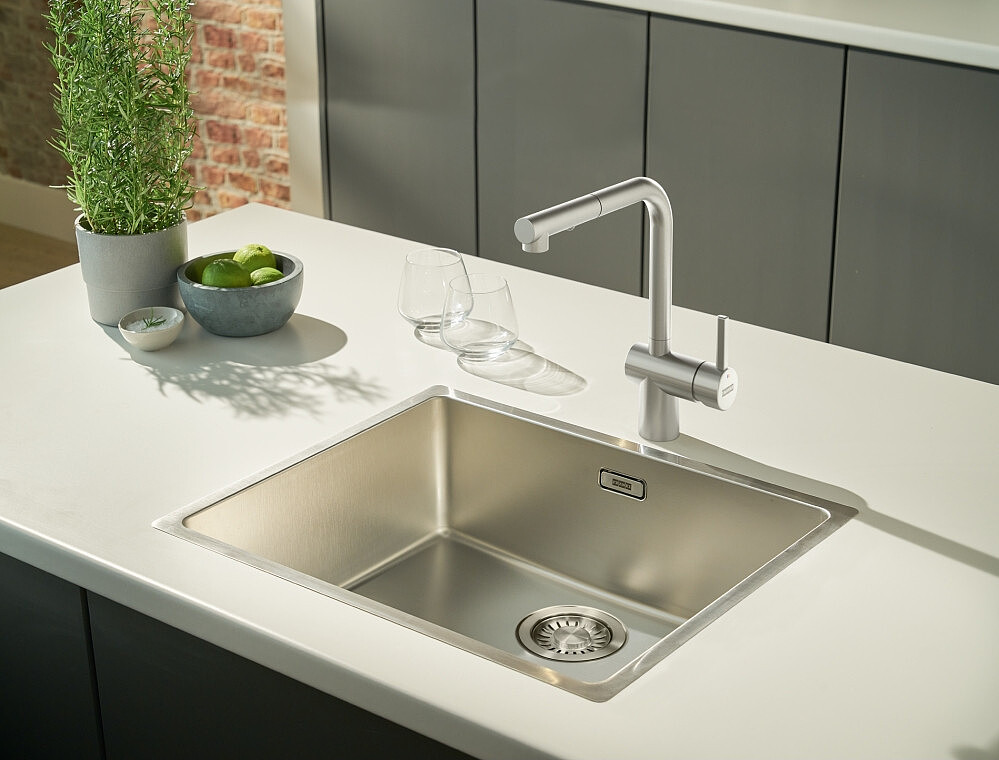 bateria-franke-atlas-neo-pull-out-slim-spray-stal-szlachetna-aranzacja-5.jpg