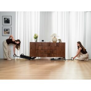 odkurzacz-pionowy-myjacy-tineco-floor-one-s7-max-gold-pod-meblami.jpg