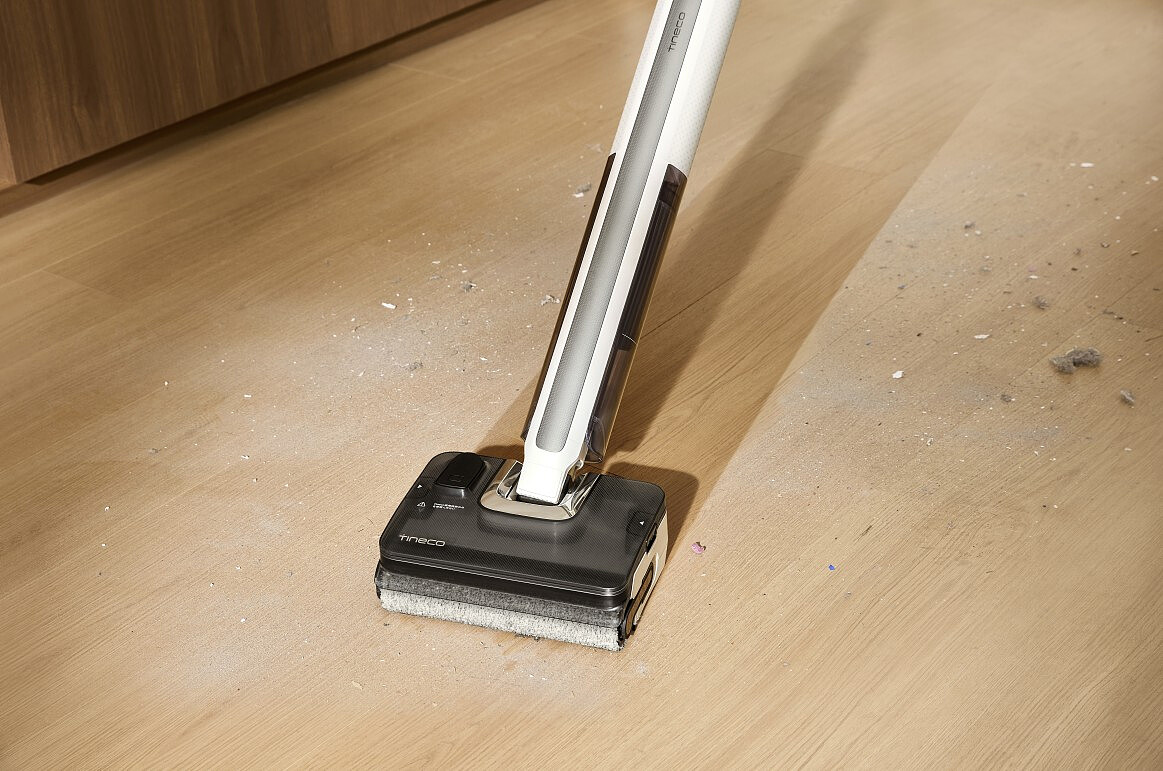 odkurzacz-pionowy-myjacy-tineco-floor-one-i7-fold-premium-odkurzanie.jpg