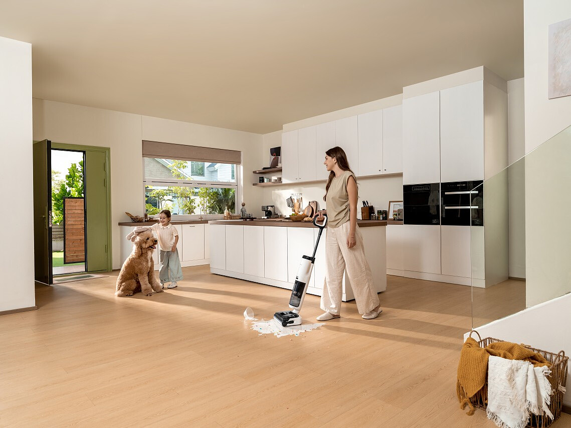 odkurzacz-pionowy-myjacy-tineco-floor-one-s5-max-mleko.jpg
